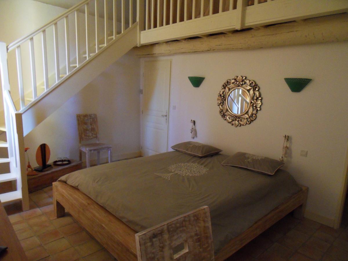 Domaine De L'Olibaou Bed & Breakfast Venelles Exterior photo