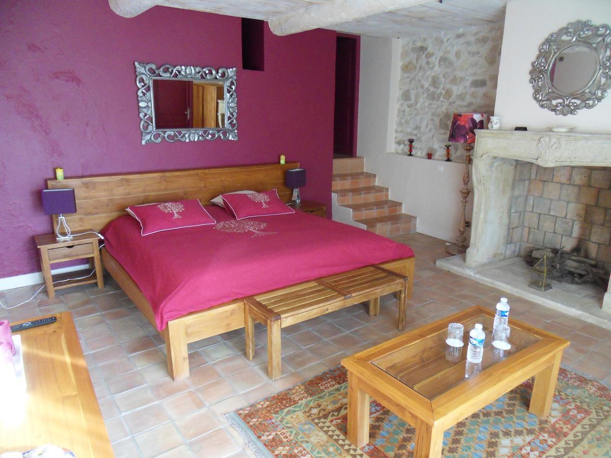 Domaine De L'Olibaou Bed & Breakfast Venelles Exterior photo