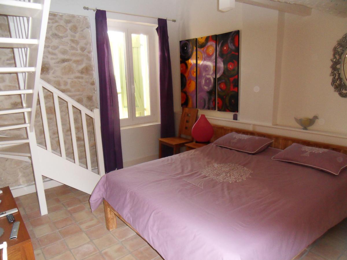 Domaine De L'Olibaou Bed & Breakfast Venelles Exterior photo