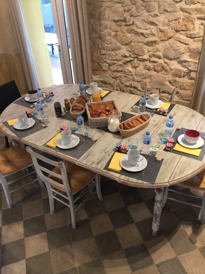 Domaine De L'Olibaou Bed & Breakfast Venelles Exterior photo